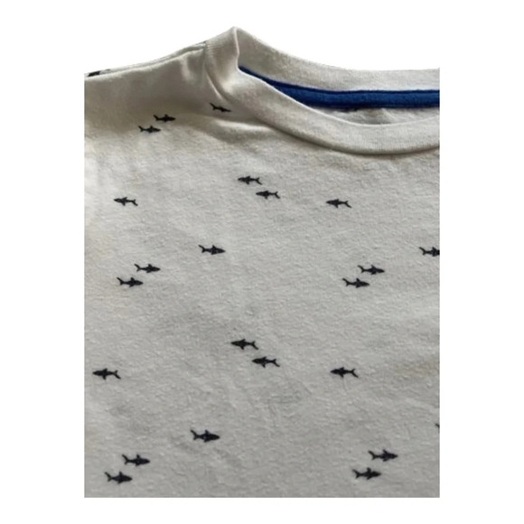 Shark 🦈 shirt - Picture 2 of 2